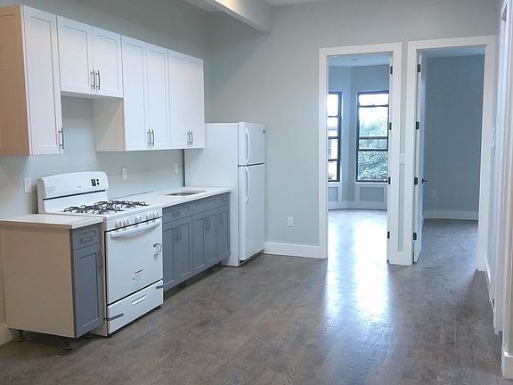 4th image of 912A Lafayette Ave #1