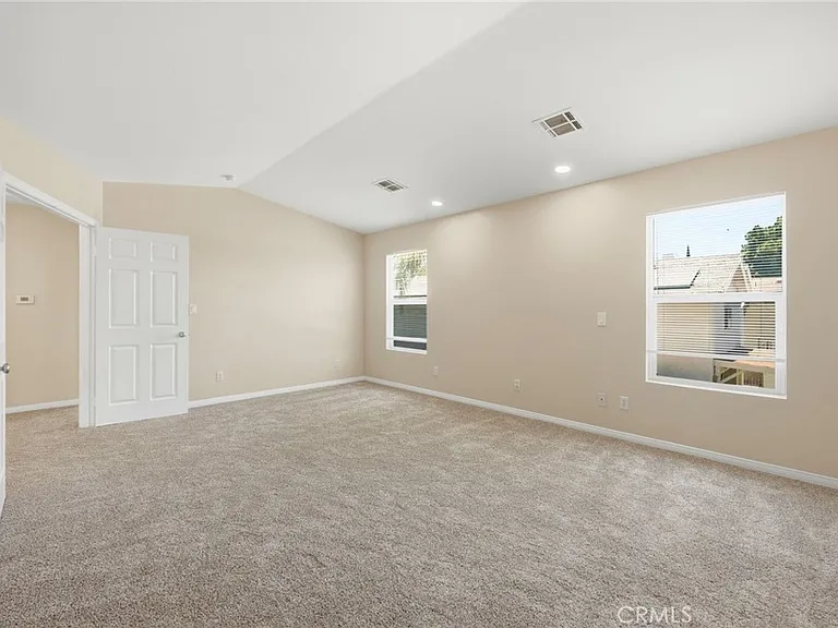 18112 Osborne St — Photo 56