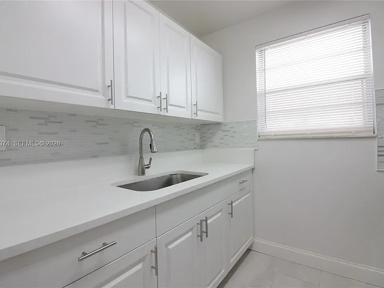 400 NE 1st St #108 — Photo 5