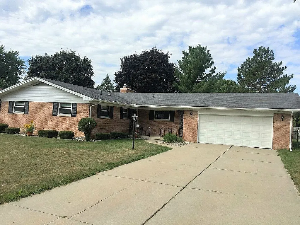 1535 Fromm Dr photo 1