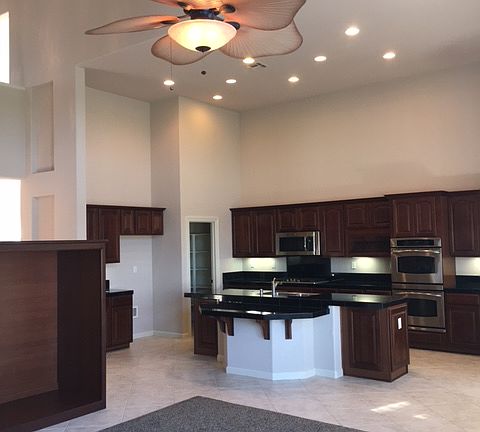 5th image of 877 Oxford Ct