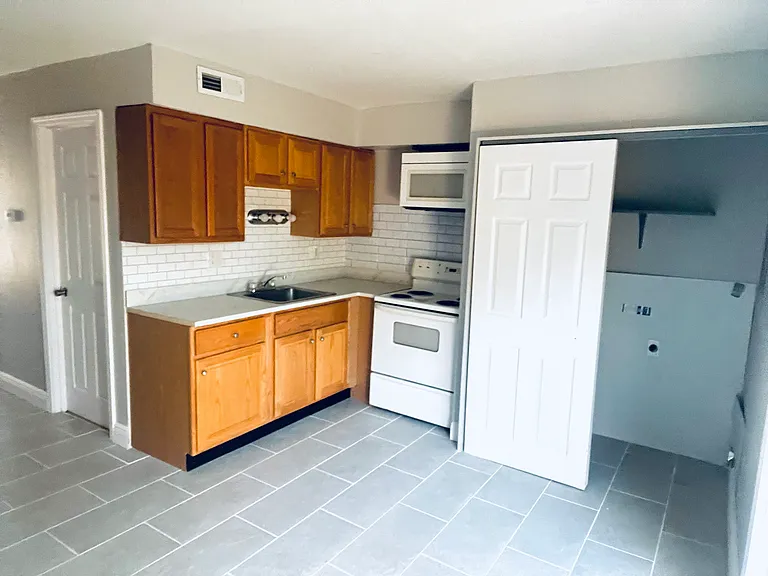 193 Crosswinds Dr — Photo 9