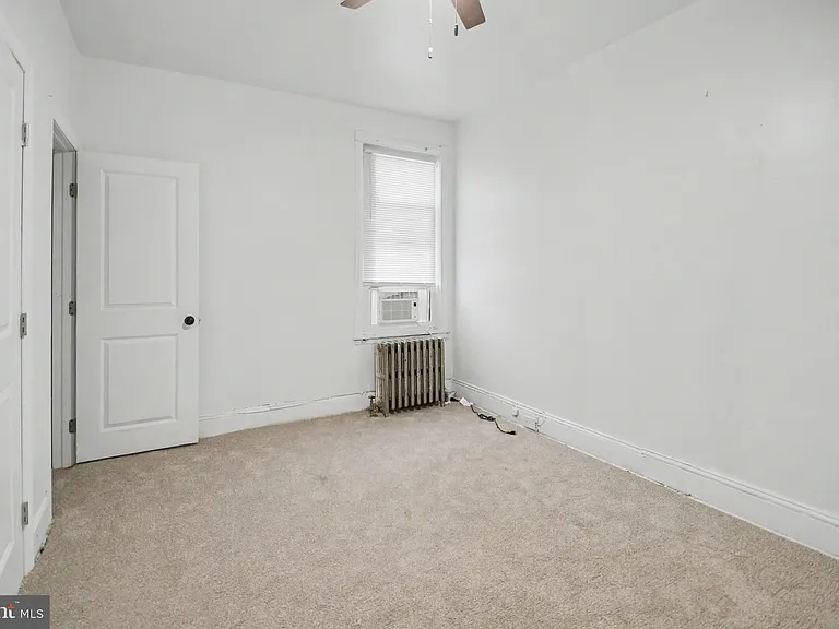 1921 W Allegheny Ave — Photo 21