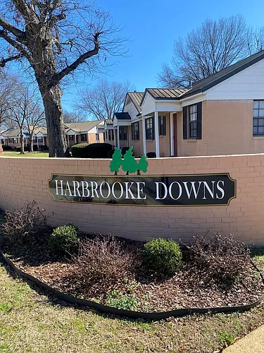 901 Hargrove Rd Photo 1