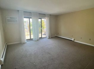 33 Paul St APT 27, Newton, MA 02459