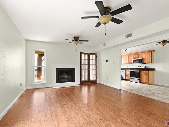3rd image of 262 Highland Creek Pkwy
