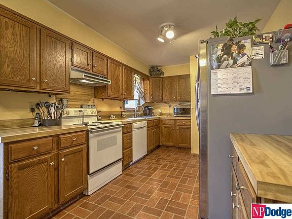 5th image of 3518 S 130th St