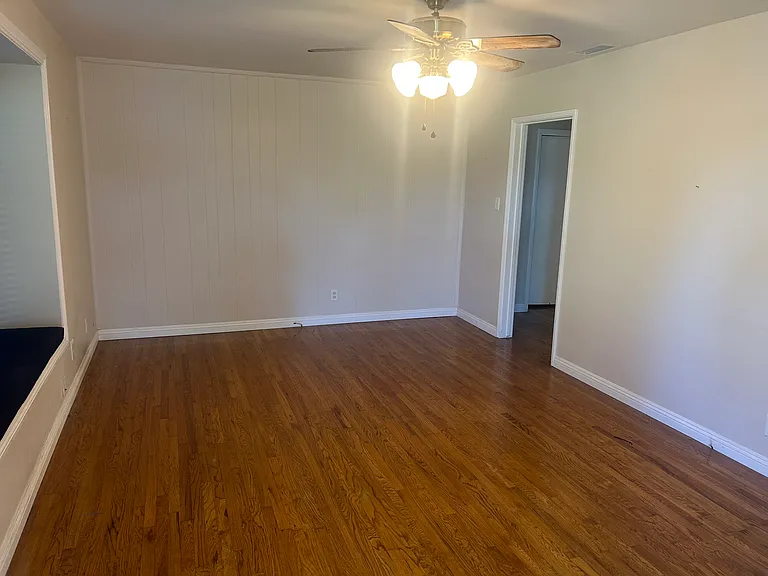 2163 Charlemagne Ave — Photo 4