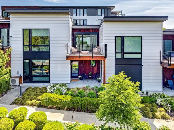 227 Ebi Lane NE, Bainbridge Island, WA 98110