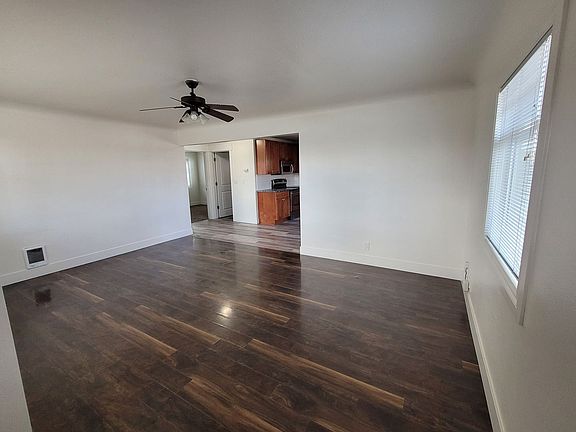 3rd image of 2504 W Peninsula Dr