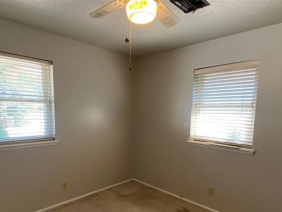 3rd image of 4808 Koelsch Dr