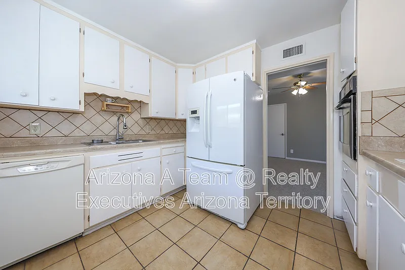1 bed, 1.0 bath, 1001 sqft, $1,495 — Photo 4