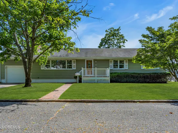 71 Lenox Avenue, Oakhurst, NJ 07755