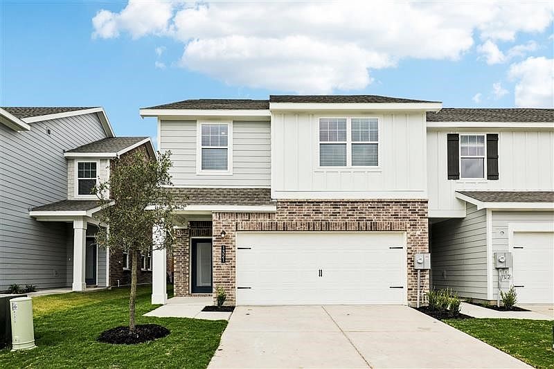 1st image of 924 Penrose Dr