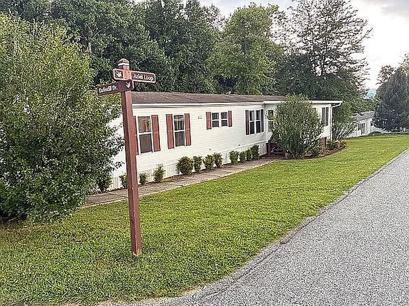 32 Daffodil Dr, Hendersonville, NC 28792
