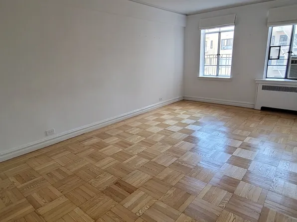 250 W 24th St APT 5DW, New York, NY 10011