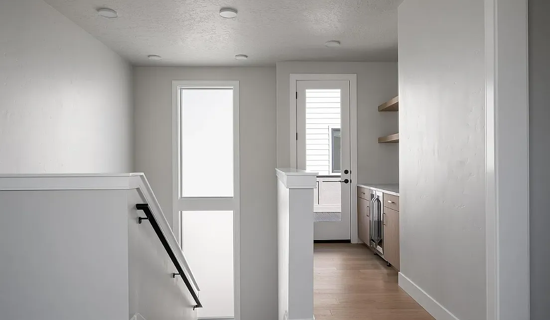3 bed, 2200 sqft, $3,700 — Photo 3