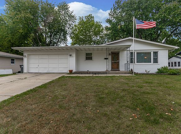 2nd image of 1327 Royal Dr