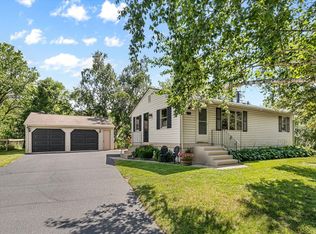 736 Lasso Ln, Eagan, MN 55123