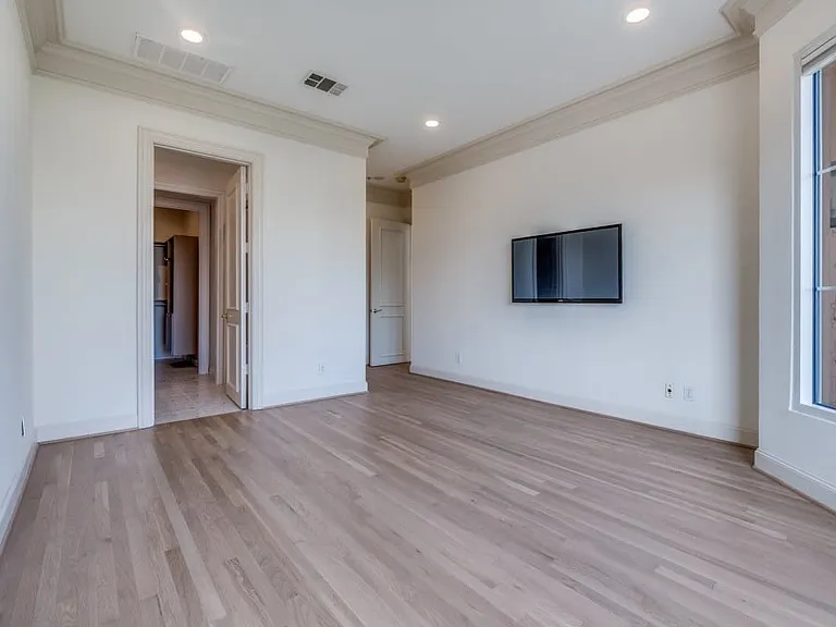3535 Gillespie St #507 — Photo 13