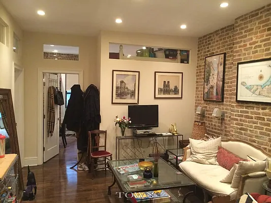 Rented by Town Residential | media 38