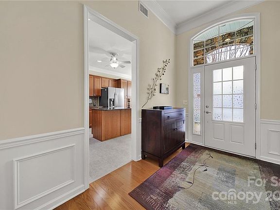3rd image of 42122 Larkspur Ct