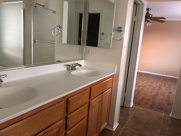 5th image of 6072 Bel Air Dr