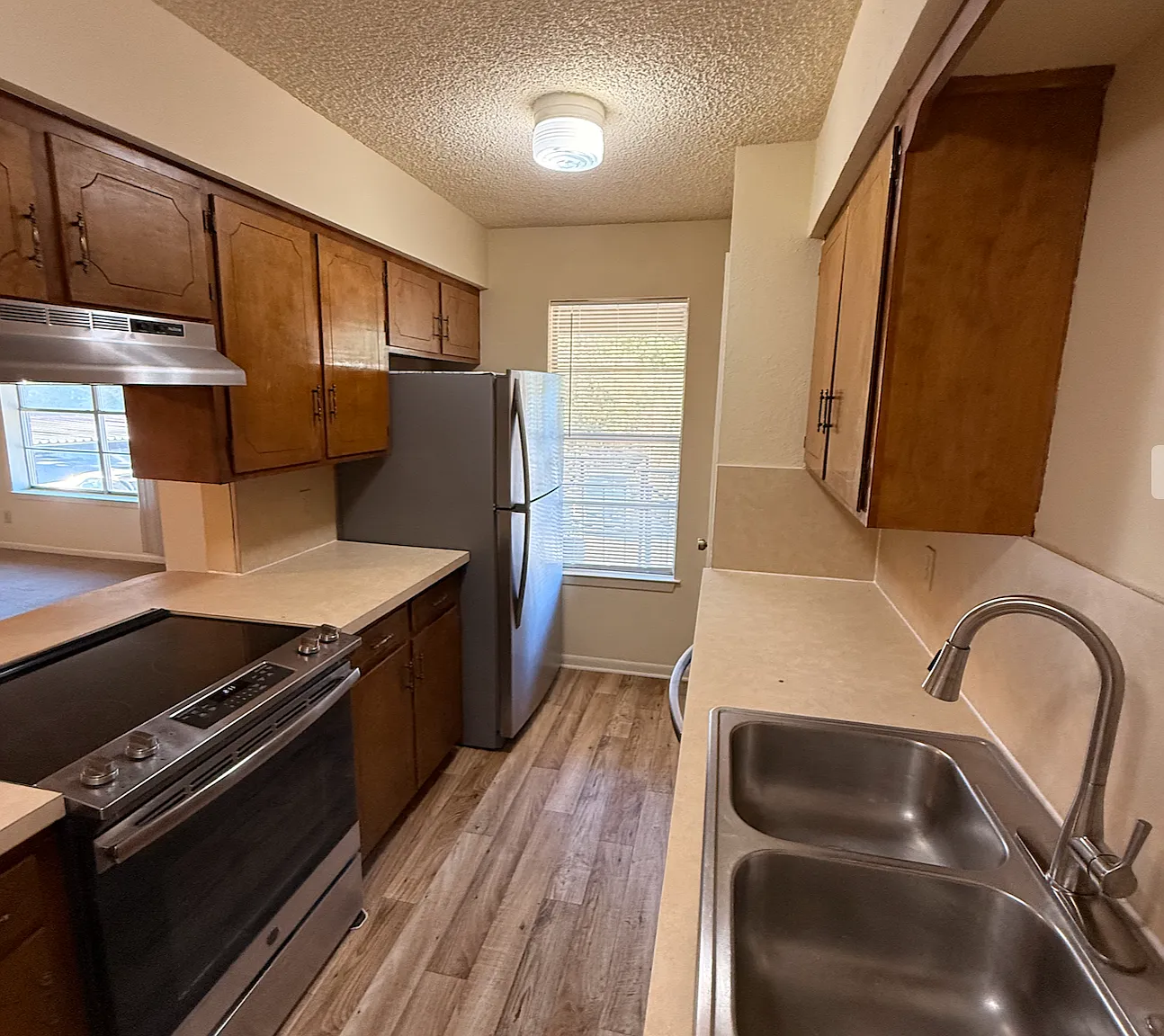 2 bed, 856 sqft, $1,150 — Photo 2