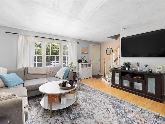5th image of 5804 Post Rd APT 2