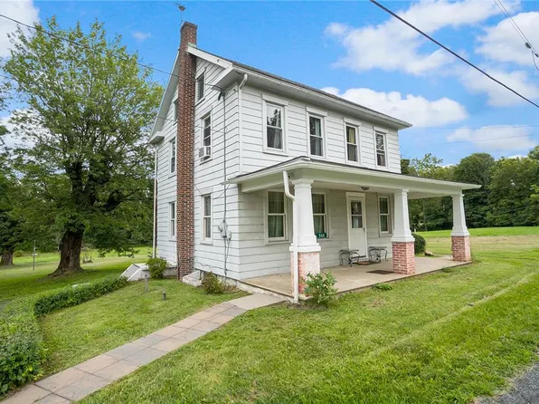 568 Bushkill Center Rd, Nazareth, PA 18064