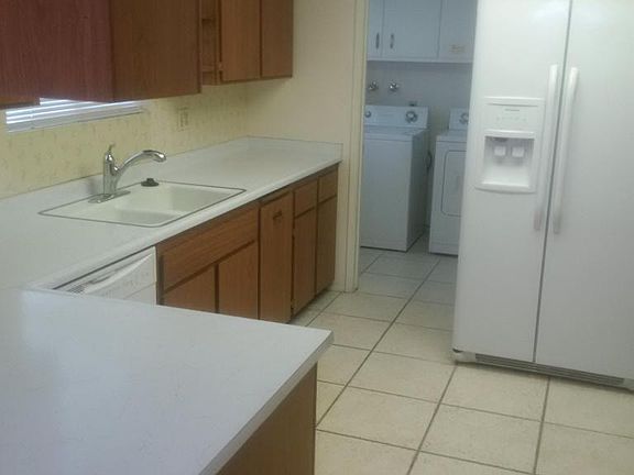 3rd image of 10651 W Tropicana Cir