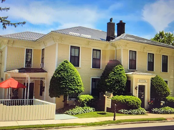 371 Diagonal St, Lansing, IA 52151