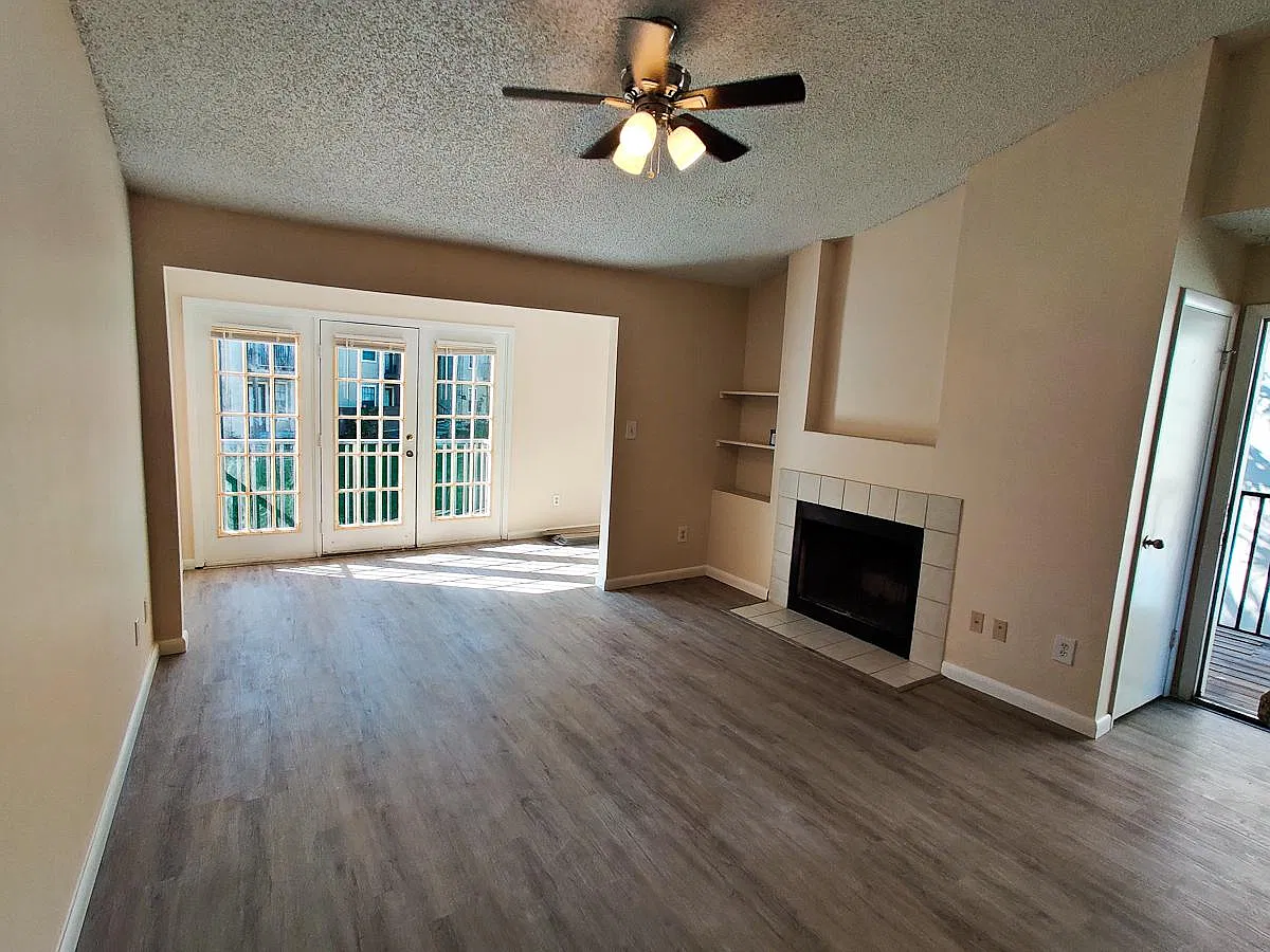 2 bed, 912 sqft, $1,700 — Photo 2