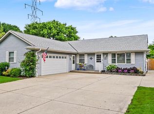 7950 S Cecily DRIVE, Oak Creek, WI 53154
