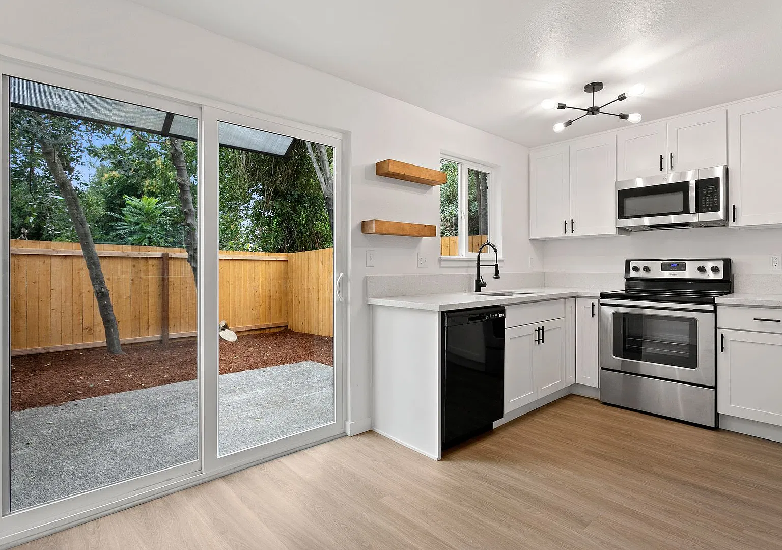 Powell Place — Photo 1