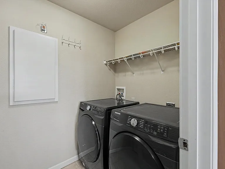 106 Essex Ln #3 — Photo 17