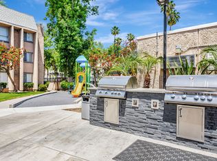 Independence Park Apartments, Canoga Park, CA 91303
