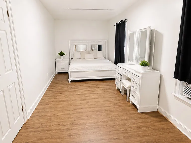 825 Bailey Ave #2 — Photo 7