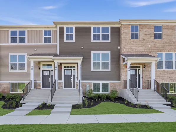 186 E Berkshire Dr, Crystal Lake, IL 60014