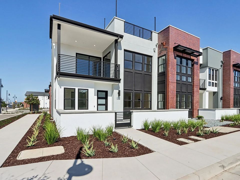 Rooftops Lot 902 Exterior at Bottom Left