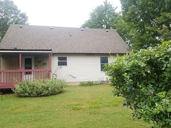 2nd image of 300 E Sagefield Dr