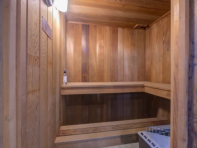 90 Chestnut Rd — Photo 8