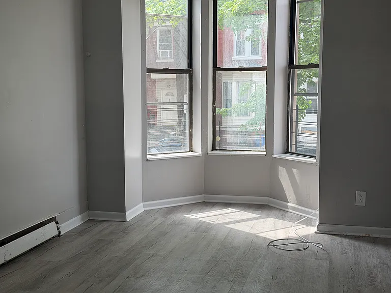 36 S 12th St #1 — Photo 2