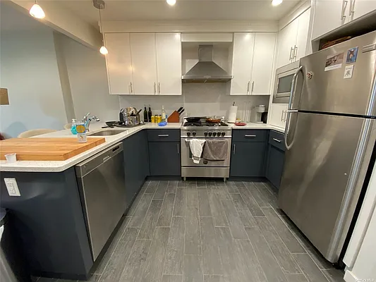 Rented by Compass | media 83