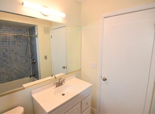 1250 Tinker Way, Glenview, IL 60025