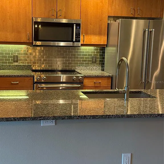 800 N Tamiami Trl #211 — Photo 4