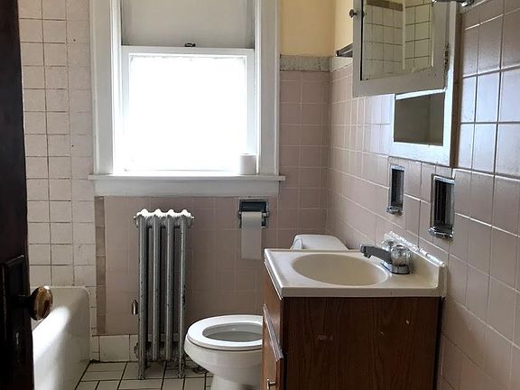 2nd image of 5411 N Campbell Ave #3B