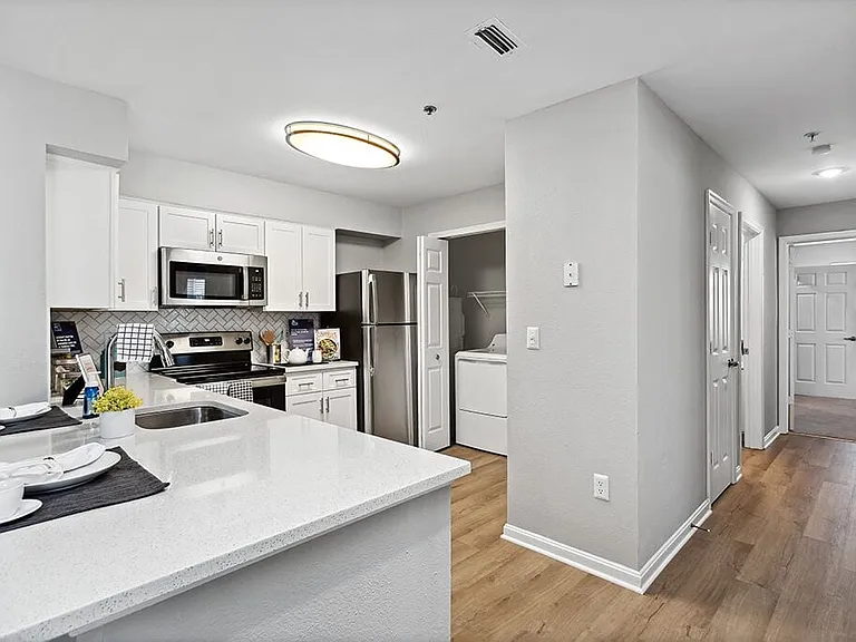 18 Newcastle Pl — Photo 2