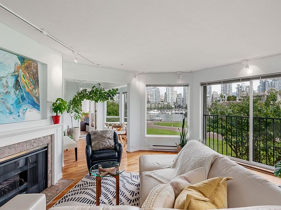 2nd image of 1869 Spyglass Pl #313