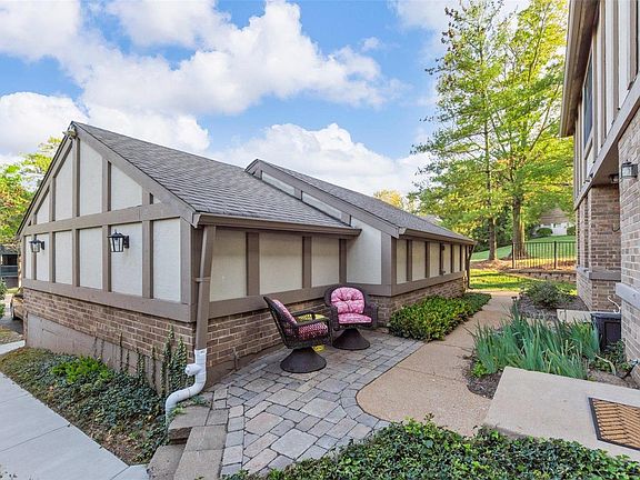 2nd image of 2378 Seven Pines Dr